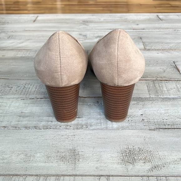 Heels - Picture 4 of 4